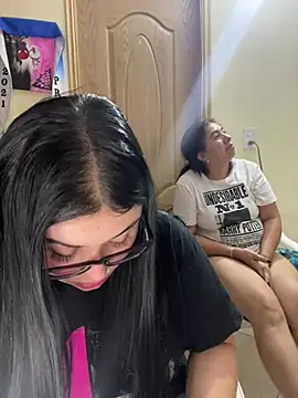 alissonfernandez  online show from 03-07-26, 12:24