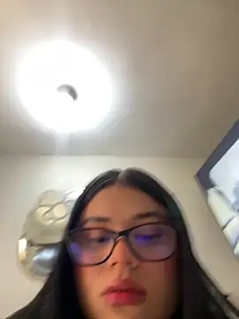 alissonfernandez  online show from 07-12-26, 04:31