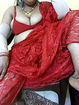 Snapshot of Simran-Kudi chatting on 12-30-24, 11:04 Simran-Kudi online show from 12-30-24, 11:04