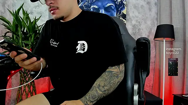 boyc022  online show from 09-10-25, 10:43