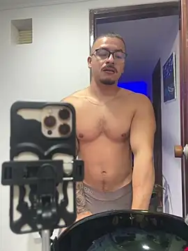 boyc022  online show from 04-20-26, 02:03