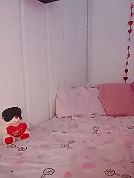 Snapshot of isabella048 chatting on 09-24-25, 06:11 isabella048 online show from 09-24-25, 06:11