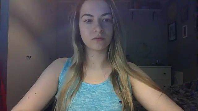 Snapshot of ROSIEx_sweet chatting on 04-16-26, 06:47 ROSIEx sweet online show from 04-16-26, 06:47