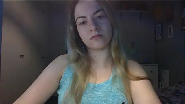 Snapshot of ROSIEx_sweet chatting on 04-17-26, 07:11 ROSIEx sweet online show from 04-17-26, 07:11