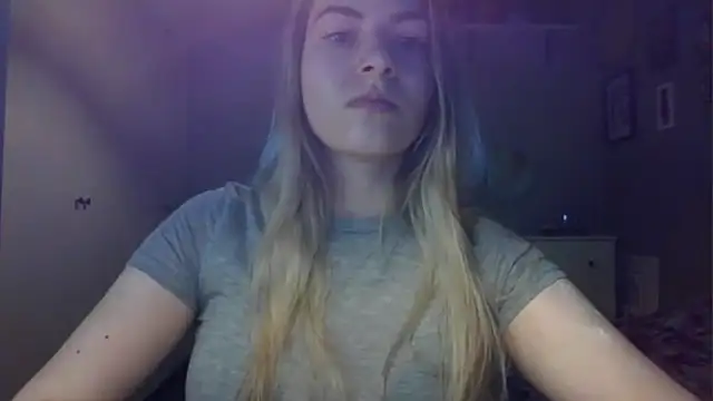 Snapshot of ROSIEx_sweet chatting on 04-21-26, 07:03 ROSIEx sweet online show from 04-21-26, 07:03
