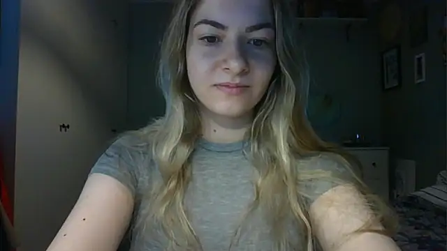 Snapshot of ROSIEx_sweet chatting on 04-27-26, 07:06 ROSIEx sweet online show from 04-27-26, 07:06