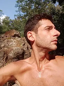 Snapshot of MrTamburine22 chatting on 07-18-26, 04:33 MrTamburine22 online show from 07-18-26, 04:33