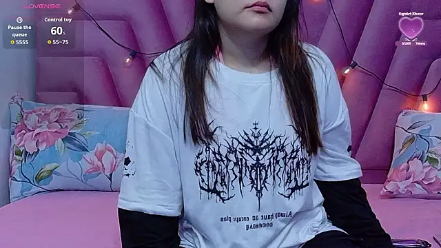 hornybarelylegalgirl online show from 02-26-26, 12:15