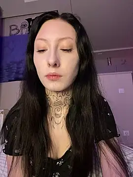 Snapshot of your_Roxy chatting on 01-11-25, 04:03 your Roxy online show from 01-11-25, 04:03