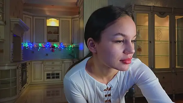 Snapshot of UdelaAshfield chatting on 12-23-24, 05:22 UdelaAshfield online show from 12-23-24, 05:22