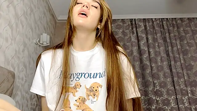 Snapshot of BlissDodd chatting on 09-08-25, 06:18 BlissDodd online show from 09-08-25, 06:18