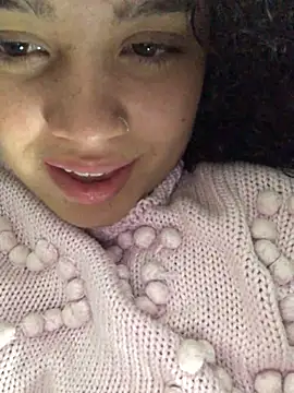 Snapshot of Julieta_333 chatting on 03-18-25, 06:46 Julieta 333 online show from 03-18-25, 06:46