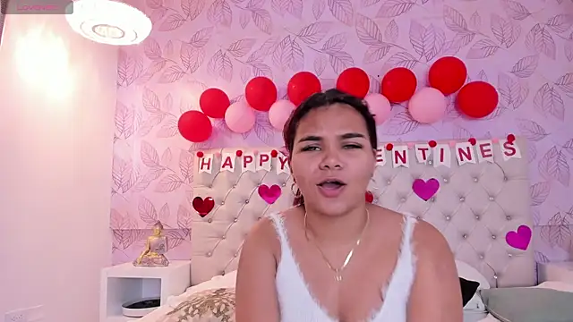 Snapshot of Carolina_Evanss chatting on 02-15-25, 03:31 Carolina Evanss online show from 02-15-25, 03:31