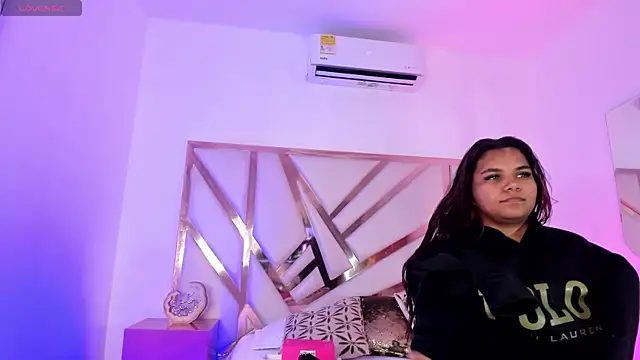 Snapshot of Carolina_Evanss chatting on 03-16-25, 03:25 Carolina Evanss online show from 03-16-25, 03:25