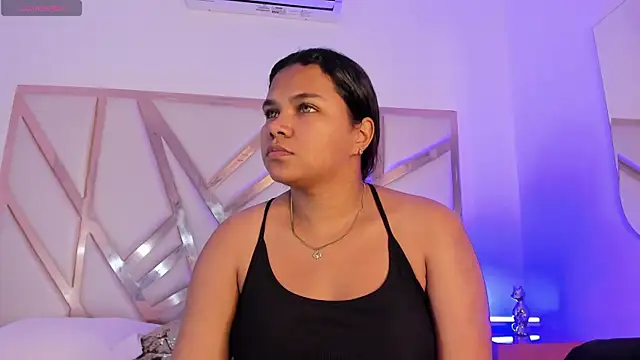 Snapshot of Carolina_Evanss chatting on 09-27-25, 11:37 Carolina Evanss online show from 09-27-25, 11:37
