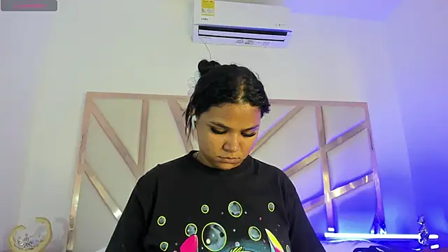 Snapshot of Carolina_Evanss chatting on 09-30-25, 11:37 Carolina Evanss online show from 09-30-25, 11:37
