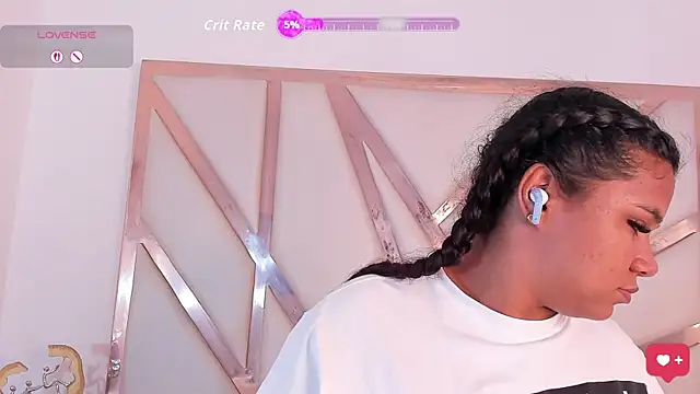 Snapshot of Carolina_Evanss chatting on 10-02-25, 11:39 Carolina Evanss online show from 10-02-25, 11:39