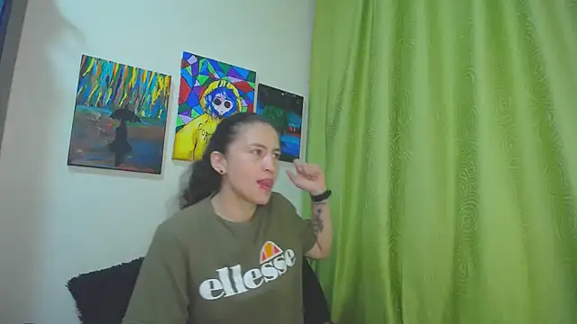 Snapshot of Leyla_Horny_Bg chatting on 11-18-25, 11:37 Leyla Horny Bg online show from 11-18-25, 11:37