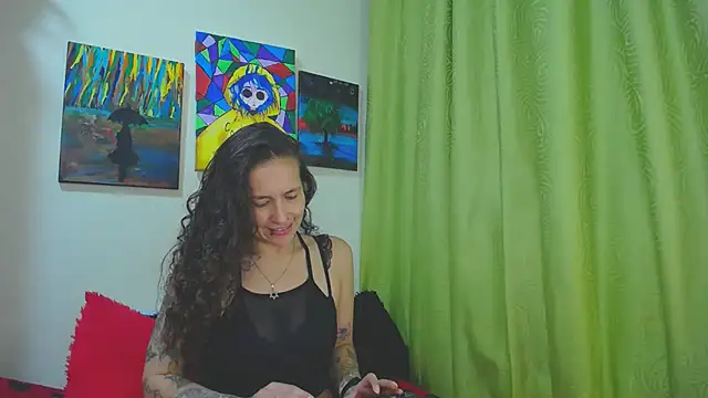 Snapshot of Leyla_Horny_Bg chatting on 11-24-25, 12:43 Leyla Horny Bg online show from 11-24-25, 12:43