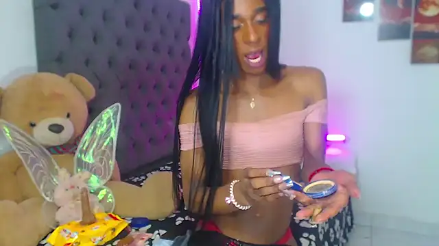 Snapshot of lucianadolll chatting on 12-05-25, 07:21 lucianadolll online show from 12-05-25, 07:21