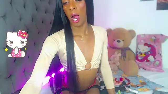 Snapshot of lucianadolll chatting on 12-15-25, 12:09 lucianadolll online show from 12-15-25, 12:09