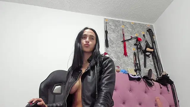 Snapshot of Evil_sammy chatting on 11-25-25, 08:53 Evil sammy online show from 11-25-25, 08:53