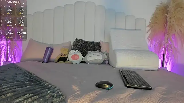 cherie    online show from 11-06-25, 08:32