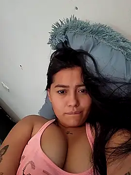 Snapshot of Val_clarck chatting on 12-05-24, 02:44 Val clarck online show from 12-05-24, 02:44