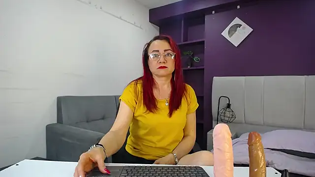 Lupiita223 online show from 11-25-25, 01:00