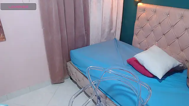 Snapshot of renata_milf_ chatting on 10-27-25, 11:47 renata milf online show from 10-27-25, 11:47