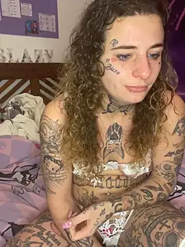 BlazyKitsune- online show from 02-02-25, 11:30