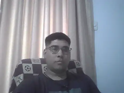 estudiante69 online show from 12-03-25, 10:52