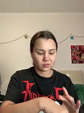 Snapshot of MiraMiss chatting on 12-20-25, 06:53 MiraMiss online show from 12-20-25, 06:53