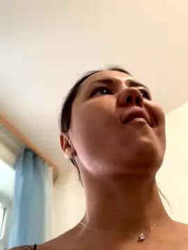 Snapshot of MiraMiss chatting on 12-22-25, 07:49 MiraMiss online show from 12-22-25, 07:49