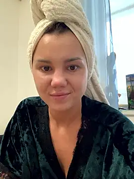 Snapshot of MiraMiss chatting on 01-09-26, 09:45 MiraMiss online show from 01-09-26, 09:45