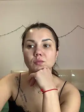 Snapshot of MiraMiss chatting on 02-06-26, 08:18 MiraMiss online show from 02-06-26, 08:18