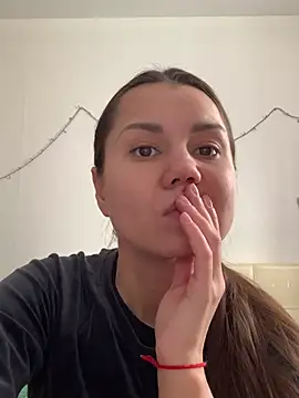 Snapshot of MiraMiss chatting on 02-12-26, 07:14 MiraMiss online show from 02-12-26, 07:14