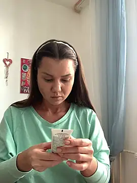 Snapshot of MiraMiss chatting on 03-04-26, 10:21 MiraMiss online show from 03-04-26, 10:21