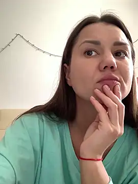 Snapshot of MiraMiss chatting on 03-05-26, 09:27 MiraMiss online show from 03-05-26, 09:27