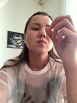 Snapshot of MiraMiss chatting on 03-18-26, 07:33 MiraMiss online show from 03-18-26, 07:33