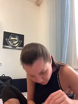 Snapshot of MiraMiss chatting on 03-21-26, 11:37 MiraMiss online show from 03-21-26, 11:37