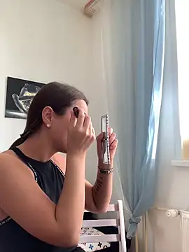 Snapshot of MiraMiss chatting on 03-22-26, 06:39 MiraMiss online show from 03-22-26, 06:39