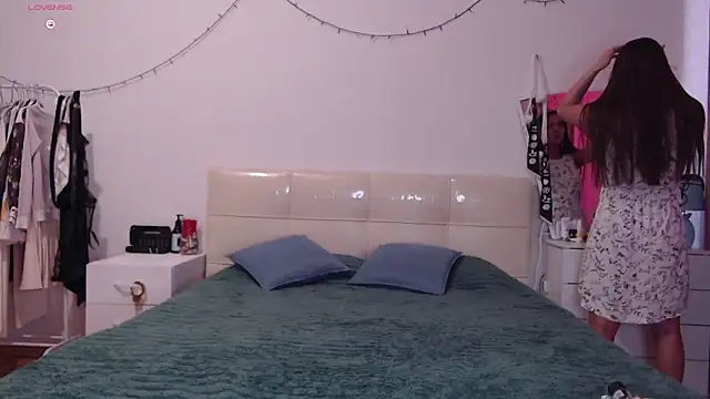 Snapshot of MiraMiss chatting on 03-28-26, 09:31 MiraMiss online show from 03-28-26, 09:31