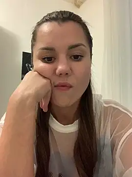 Snapshot of MiraMiss chatting on 04-01-26, 03:53 MiraMiss online show from 04-01-26, 03:53