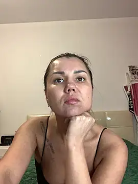 Snapshot of MiraMiss chatting on 04-10-26, 07:57 MiraMiss online show from 04-10-26, 07:57