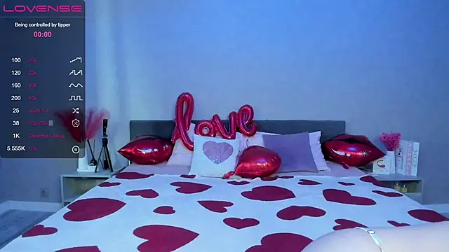 Snapshot of BritneyLix chatting on 02-15-25, 09:38 BritneyLix online show from 02-15-25, 09:38