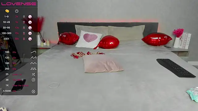 Snapshot of BritneyLix chatting on 03-18-25, 06:15 BritneyLix online show from 03-18-25, 06:15