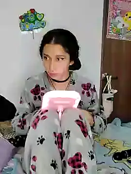 Snapshot of Queenjenn__ chatting on 05-17-26, 07:50 Queenjenn online show from 05-17-26, 07:50