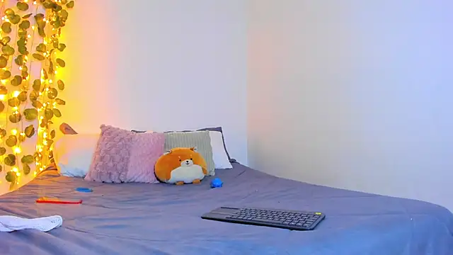 emillyhills online show from 02-05-25, 06:46