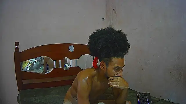 SkinnyLatinMan online show from 12-03-24, 11:22